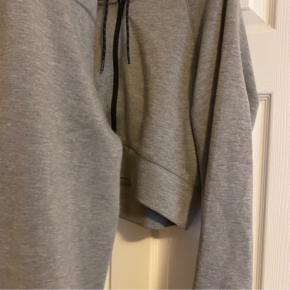 Tracksuit - Picture 4 of 6